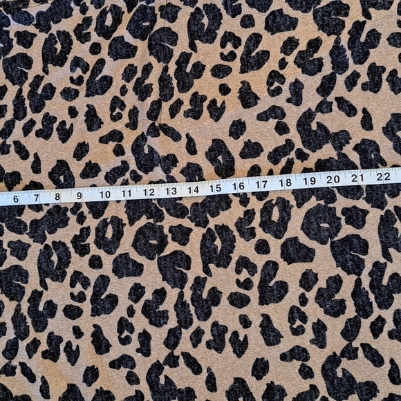 Dress Up Women's Leopard Print Poncho With Side Slits One Size - Picture 7 of 7